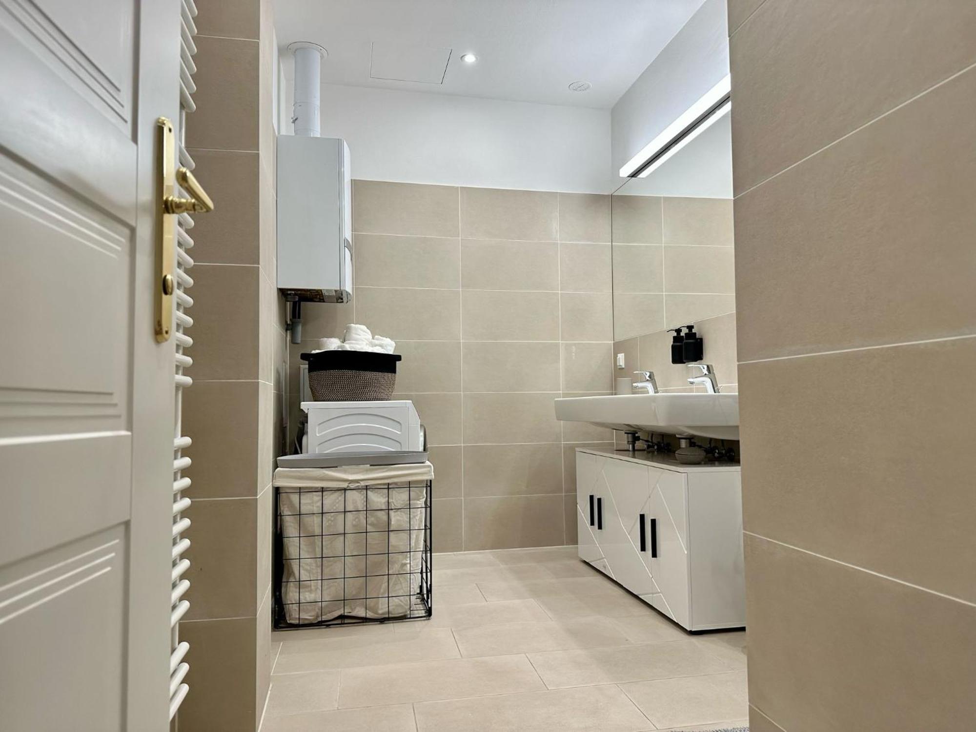 Designer Apartment Near Main Station ウィーン エクステリア 写真