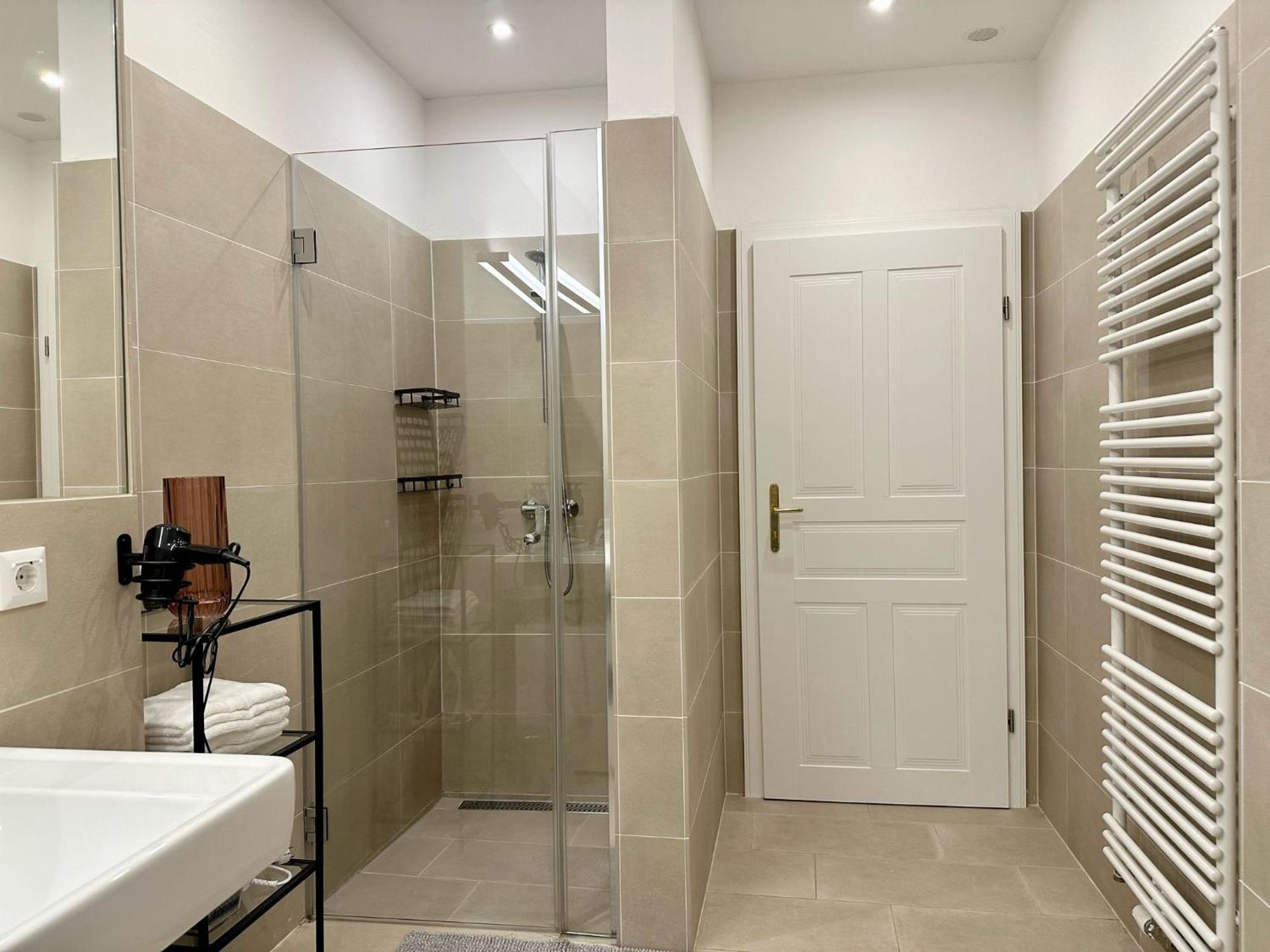 Designer Apartment Near Main Station ウィーン エクステリア 写真