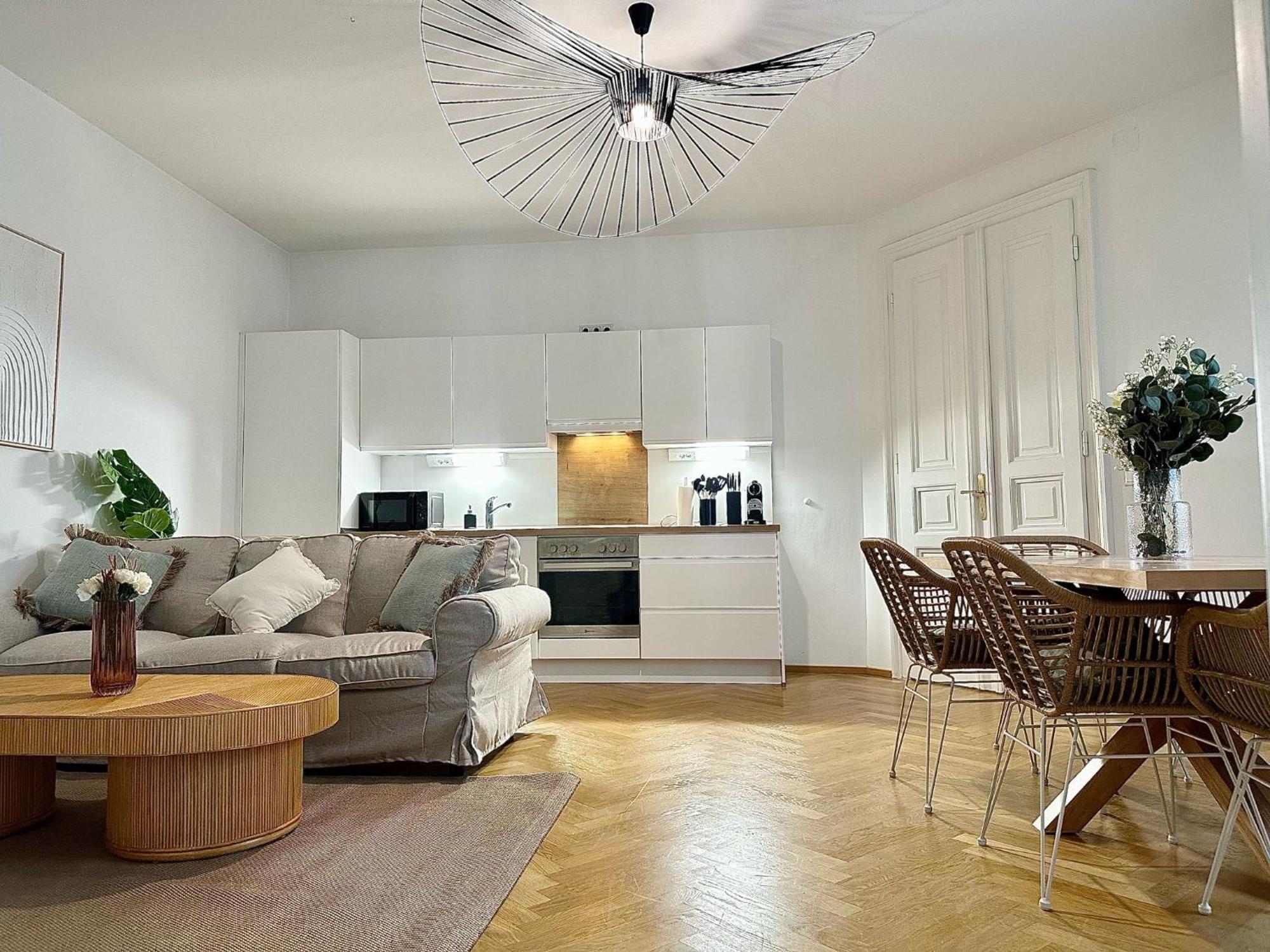 Designer Apartment Near Main Station ウィーン エクステリア 写真